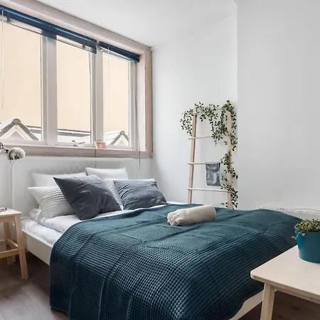 Affordable Studio In Vibrant Central Location. Sg4 아파트 베르겐